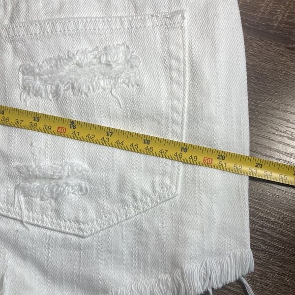 NWT Womens Free People
Loving Good Vibrations Cutoffs Spring White Shorts - Picture 11 of 15
